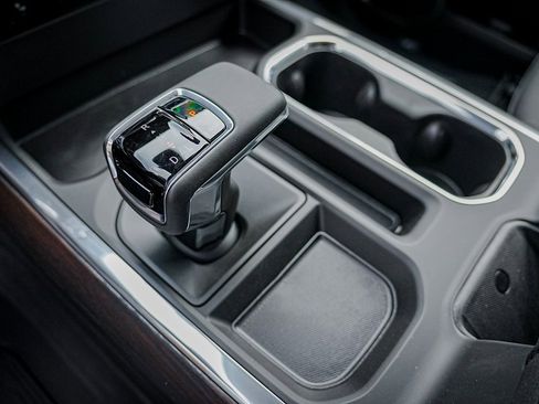 New 2026 GMC Sierra 1500 SLT image 16