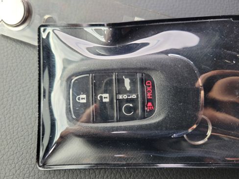 Used 2025 Honda Pilot EX-L image 33