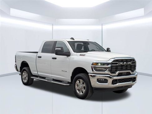 Used 2026 RAM 2500 Big Horn AWD/4WD image 8