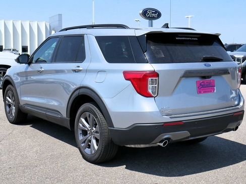 Used 2023 Ford Explorer XLT w/ Equipment Group 202A AWD/4WD image 5