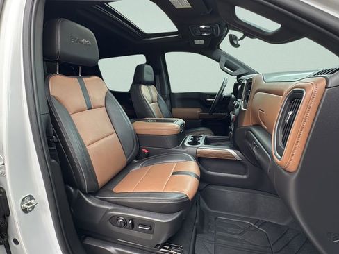 Used 2021 Chevrolet Silverado 1500 High Country w/ Technology Package image 19