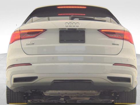 Used 2023 Audi Q3 2.0T Premium w/ Convenience Package AWD/4WD image 7