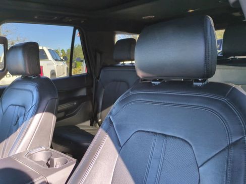 Used 2018 Ford Expedition Max Limited image 8