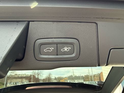 Used 2025 Volvo XC60 B5 Plus w/ Protection Package Premier image 19