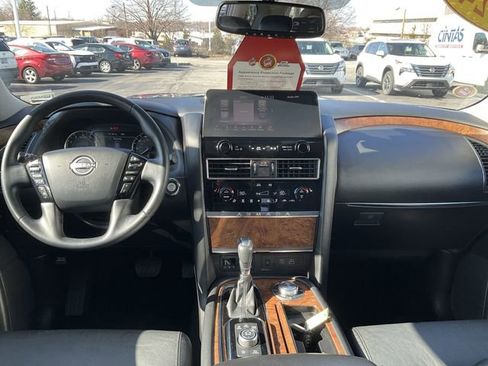 Used 2024 Nissan Armada SL image 11