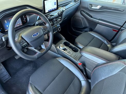 Used 2025 Ford Escape ST-Line image 10