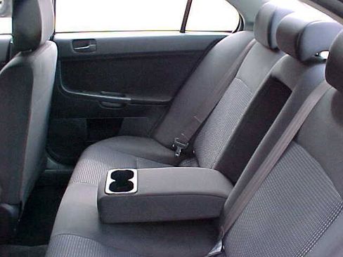 Used 2010 Mitsubishi Lancer ES FWD image 9