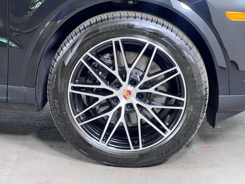 Certified 2026 Porsche Cayenne Coupe AWD/4WD image 13