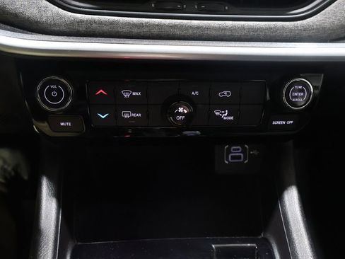 Used 2022 Jeep Compass Sport image 27