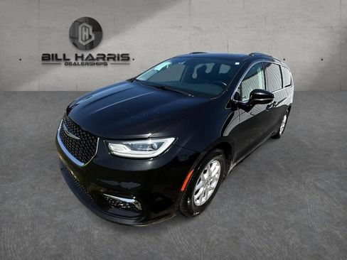 Used 2021 Chrysler Pacifica Touring-L FWD image 1