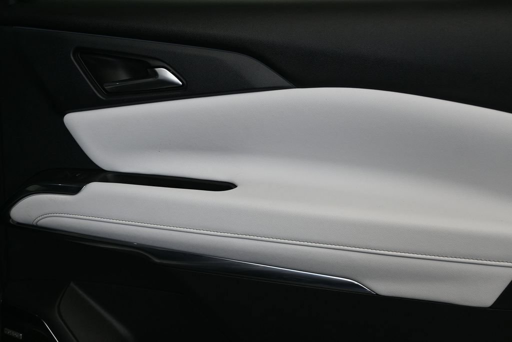 Used 2025 Chevrolet Traverse High Country w/ LPO, Floor Liner Package FWD image 18