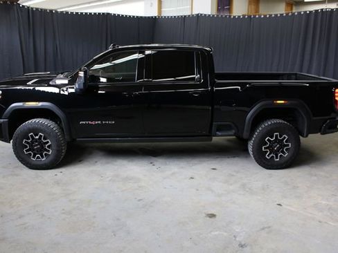 Used 2025 GMC Sierra 2500 AT4X AWD/4WD image 8