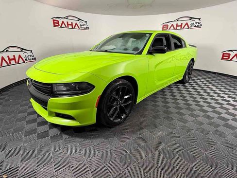 Used 2019 Dodge Charger SXT w/ Blacktop Package RWD image 4