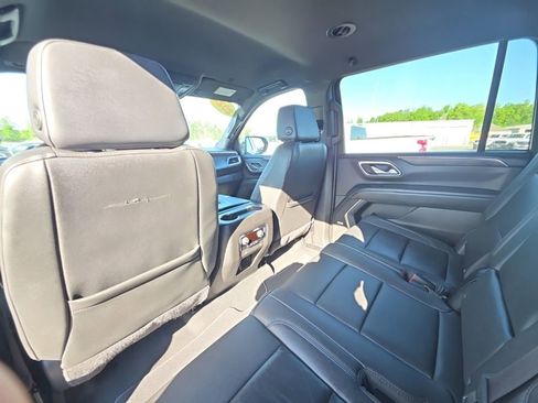 Used 2024 Chevrolet Suburban LT AWD/4WD image 15