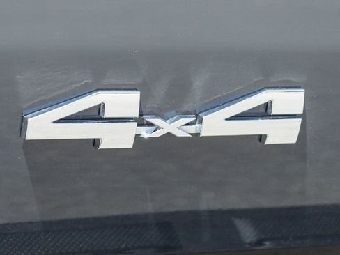 Used 2025 Toyota Tacoma SR5 AWD/4WD image 7