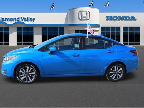 Used 2023 Nissan Versa SV image 7