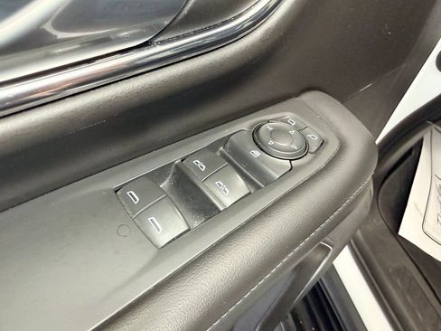 Used 2023 GMC Yukon SLE AWD/4WD image 19