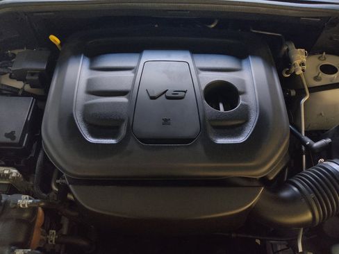 Used 2020 Jeep Grand Cherokee Altitude RWD image 30