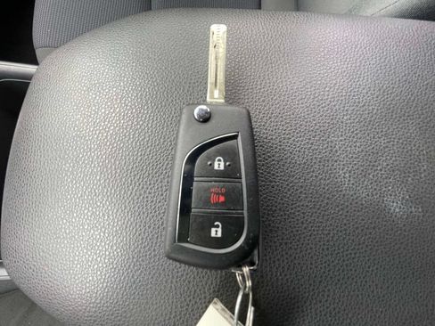Used 2023 Toyota RAV4 LE AWD/4WD image 32