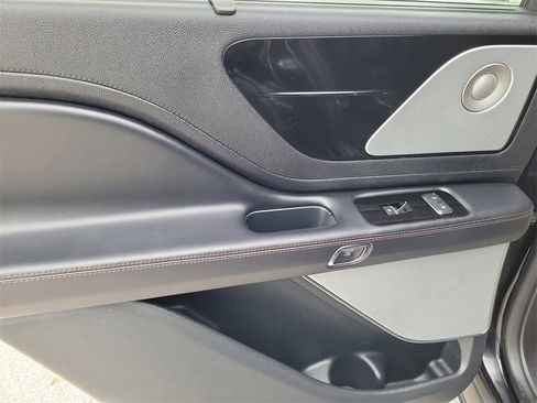 Used 2020 Lincoln Aviator Reserve w/ Equipment Group 202A image 15