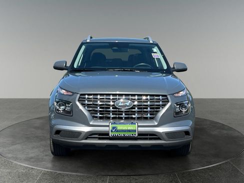 Certified 2025 Hyundai Venue SEL FWD image 2