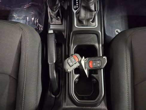 Used 2022 Jeep Wrangler Unlimited Sport AWD/4WD image 17