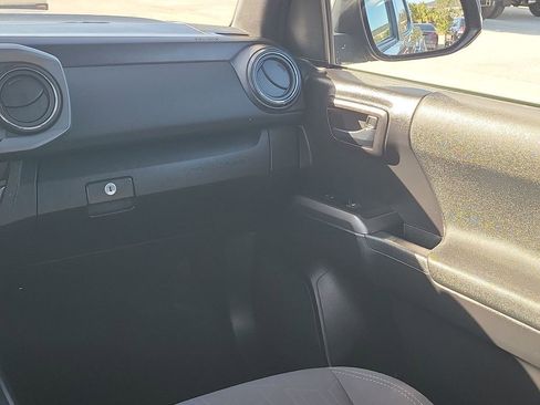 Used 2019 Toyota Tacoma TRD Off-Road image 26