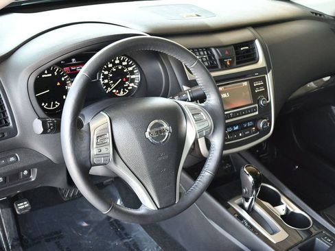 Used 2016 Nissan Altima 2.5 SL w/ Moonroof Package FWD image 42