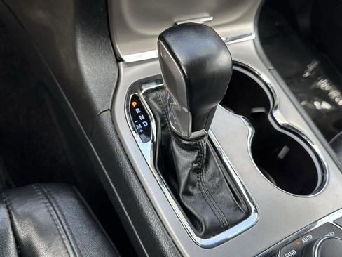 Used 2022 Jeep Grand Cherokee Limited image 15