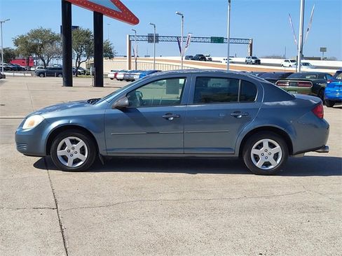 Used 2005 Chevrolet Cobalt Sedan image 2