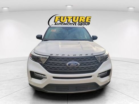 Used 2022 Ford Explorer XLT w/ Equipment Group 202A AWD/4WD image 2