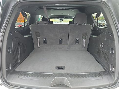 Used 2024 GMC Yukon XL SLE image 28