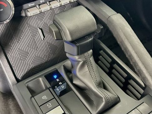 Certified 2025 Toyota 4Runner SR5 AWD/4WD image 18