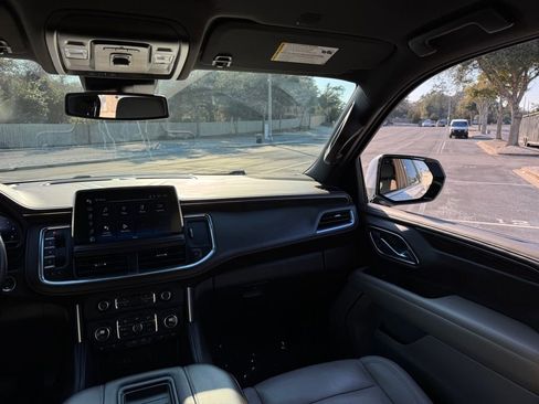 Used 2024 Chevrolet Suburban LT image 29