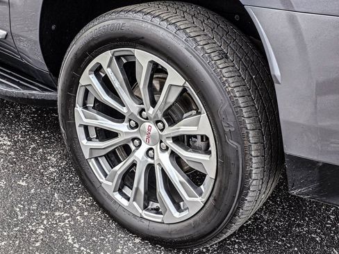 Used 2021 GMC Yukon XL Denali image 10