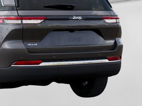 New 2025 Jeep Grand Cherokee Laredo X w/ Luxury Tech Group I image 13