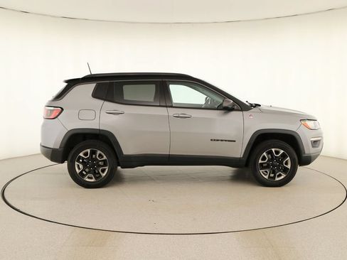 Used 2018 Jeep Compass Trailhawk AWD/4WD image 8