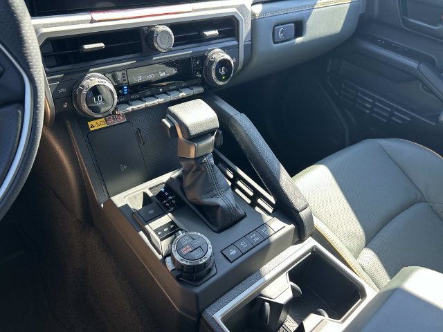 Used 2026 Toyota 4Runner Trailhunter AWD/4WD image 31