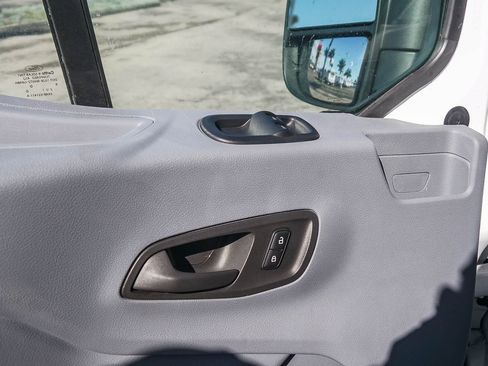 Used 2018 Ford Transit 350 XL image 22