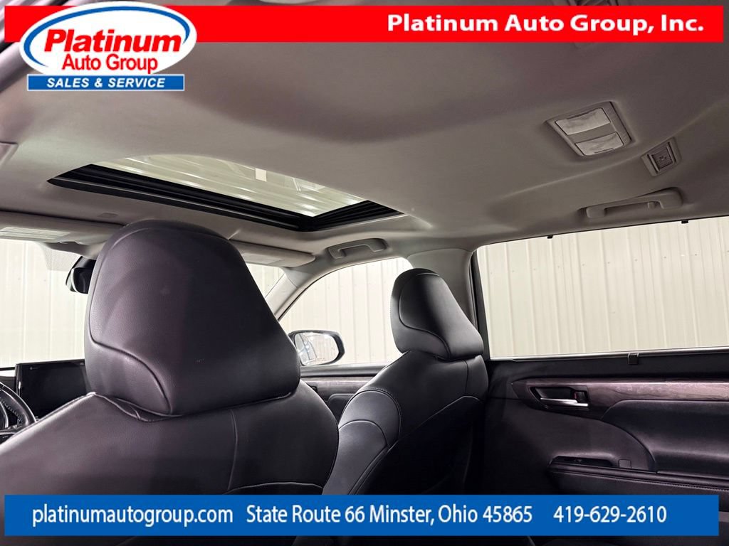 Used 2020 Toyota Highlander Limited FWD image 30