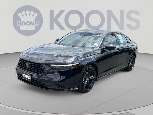 Used 2025 Honda Accord Sport image 1