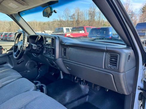 Used 2006 Chevrolet Silverado 1500 W/T image 13
