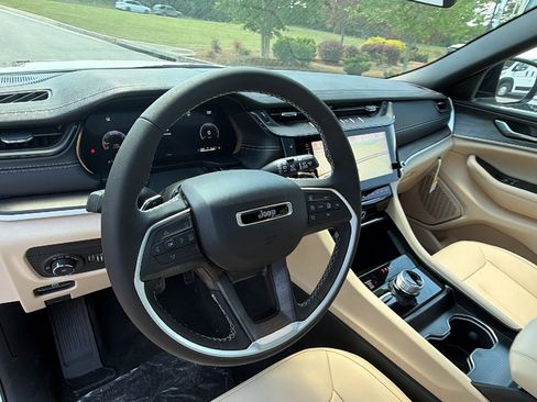 New 2026 Jeep Grand Cherokee L Limited AWD/4WD image 22