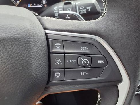 New 2025 Jeep Grand Cherokee L Altitude image 24