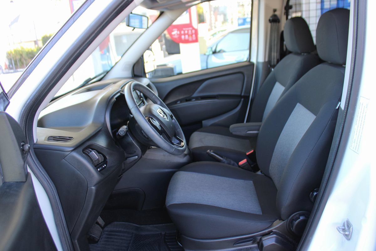 Used 2021 RAM ProMaster City Tradesman SLT w/ Window Group 05 FWD image 12