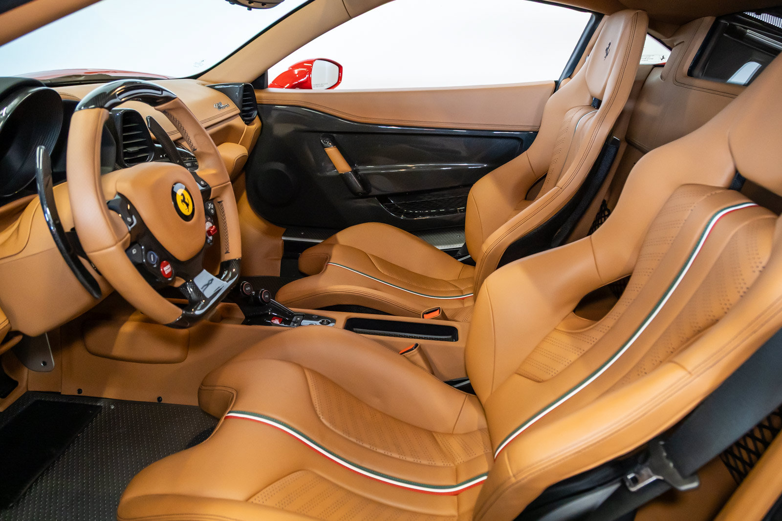 Used 2015 Ferrari 458 Speciale Coupe RWD image 33
