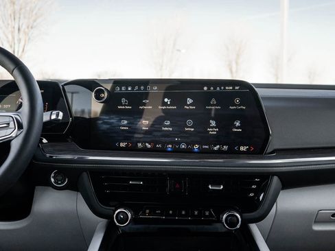 New 2025 Chevrolet Suburban Premier image 18