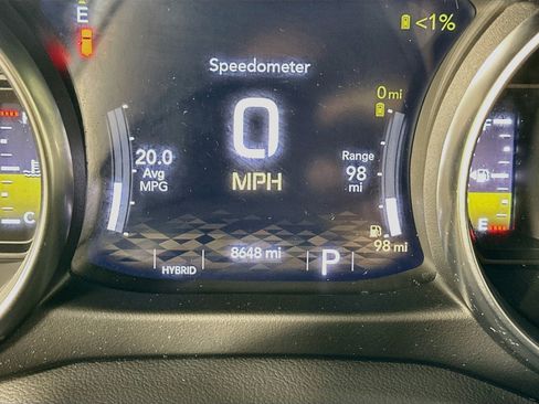 Used 2022 Jeep Wrangler Unlimited Sahara w/ Cold Weather Group AWD/4WD image 15