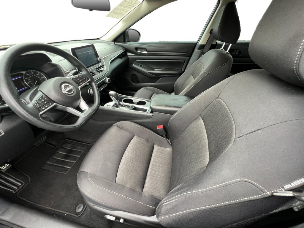 Used 2024 Nissan Altima 2.5 SV FWD image 19