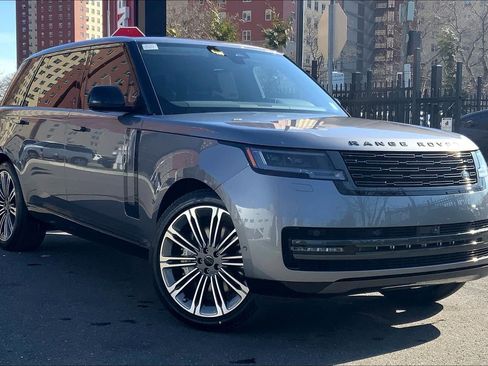 New 2026 Land Rover Range Rover Long Wheelbase SE AWD/4WD image 2